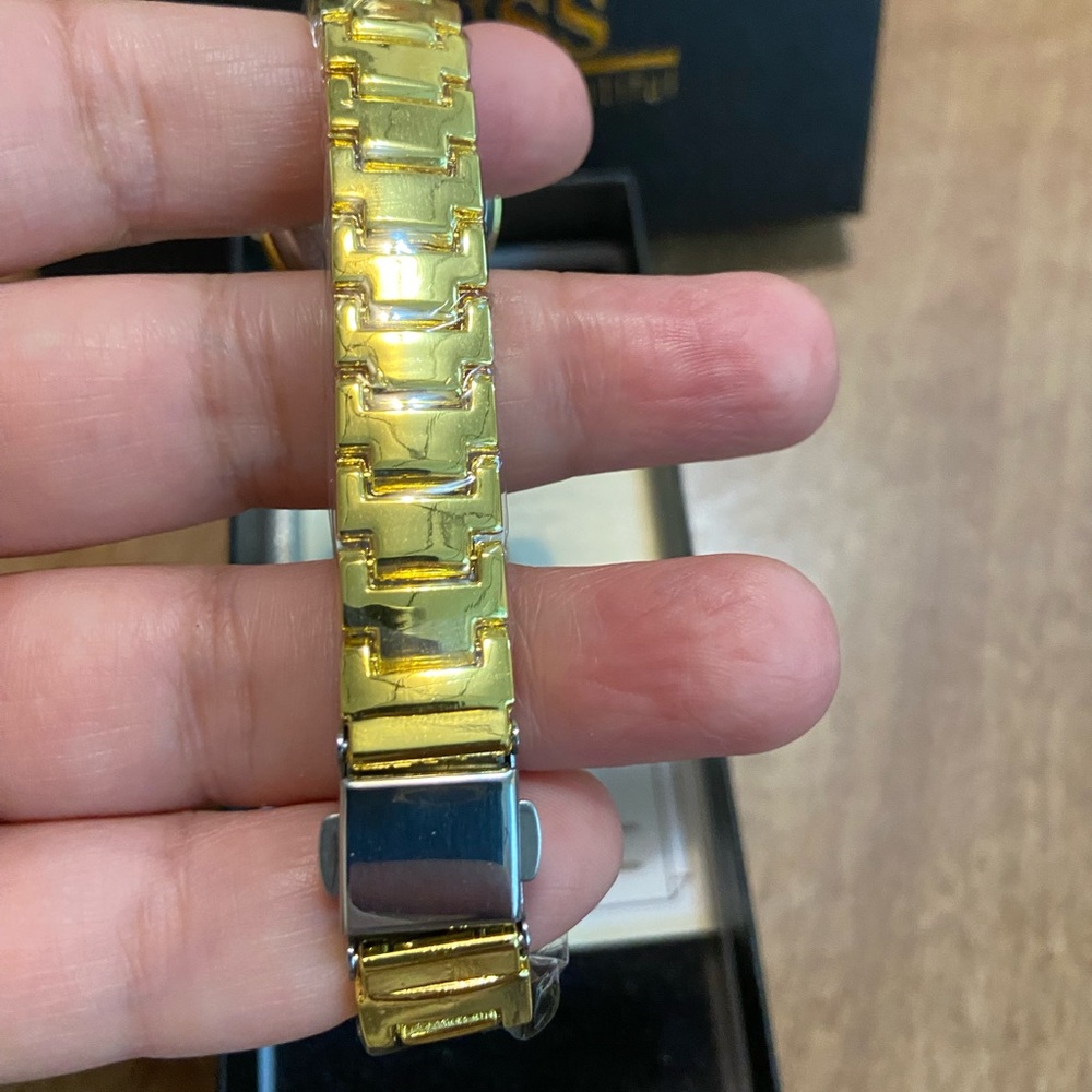 Oruss Women’s Fashion Gold Tone quartz Watch - Picture 5 of 6